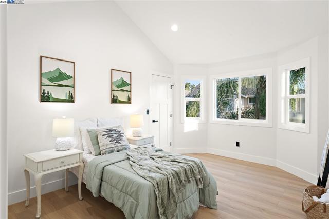 3198 Vintage Crest Dr, San Jose CA: https://media.crmls.org/mediaz/671dbefa-ea85-46b2-9048-10749eab2da3.jpg