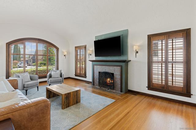 4374 Adams Ave, San Diego CA: https://media.crmls.org/mediaz/671dd4b1-41be-43d7-995a-e9823f0c12ad.jpg