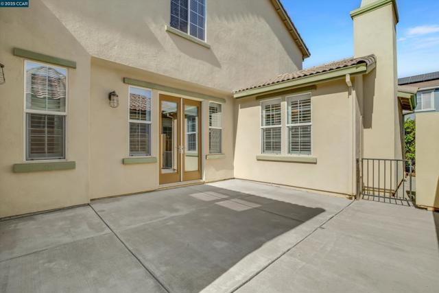 1411 Granite Creek Dr, Patterson CA: https://media.crmls.org/mediaz/671e4be9-d88e-407b-b088-3fd7d6774737.jpg