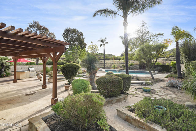 657 Via Vista Vista, Newbury Park CA: https://media.crmls.org/mediaz/671e5bfe-fb68-426a-89eb-8d363ec78aec.jpg