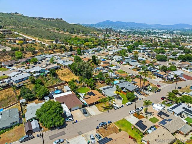 9126 Heatherdale St, Santee CA: https://media.crmls.org/mediaz/671e5cb9-ffd0-4f74-b7fb-b4089fb3dafb.jpg