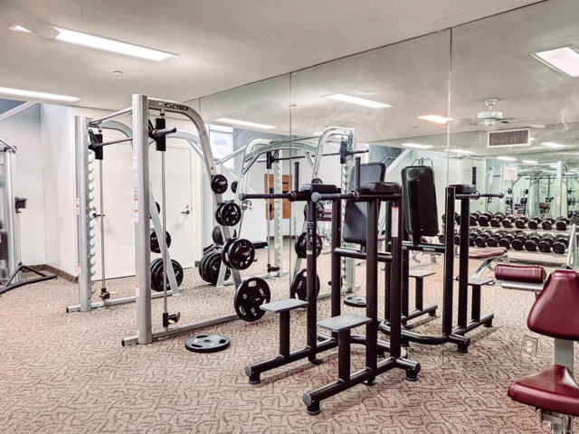 153 Desert Falls E Drive, Palm Desert CA: https://media.crmls.org/mediaz/671e6d09-2370-4c02-a76f-4c56599cf90a.jpg