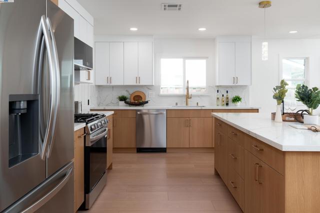 3742 Savannah Rd, Fremont CA: https://media.crmls.org/mediaz/671f75c6-cdc6-441e-ba37-741815c1c9f3.jpg