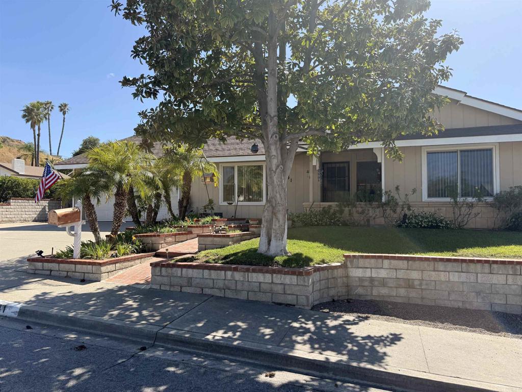 741 Paul St. - photo 2