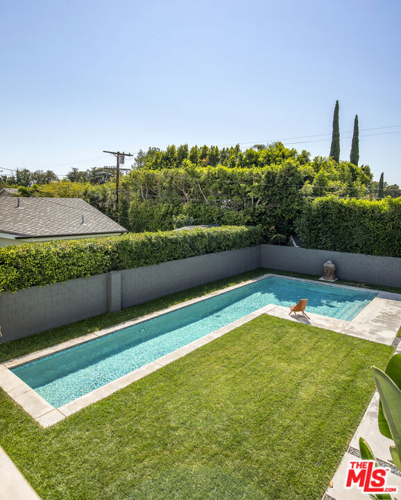 4947 Varna Avenue, Sherman Oaks CA: https://media.crmls.org/mediaz/671f9ae8-2a8c-4c5d-8f75-2217783fb7b1.jpg