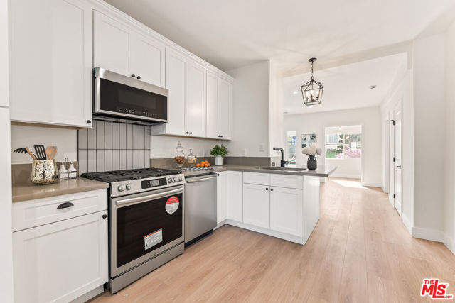 426 N Pacific Avenue, San Pedro CA: https://media.crmls.org/mediaz/672014a6-7124-48d7-b883-675b9c4dd054.jpg