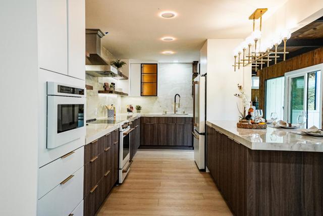 10970 Ridgeview Avenue, San Jose CA: https://media.crmls.org/mediaz/67204645-d3d1-46a6-a0ad-0a7087687c1f.jpg