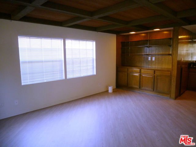 10827 MARIETTA Avenue, Culver City CA: https://media.crmls.org/mediaz/6722e379-5c2d-400b-93dd-bf210f3ac7e3.jpg
