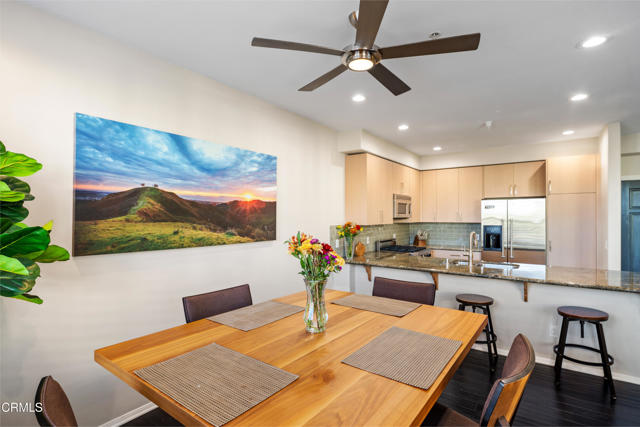 Detail Gallery Image 9 of 32 For 436 Poli St #404,  Ventura,  CA 93001 - 2 Beds | 2 Baths