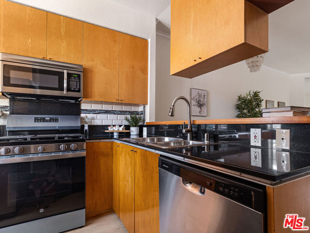 1457 South Centinela Avenue, 6 photo 5