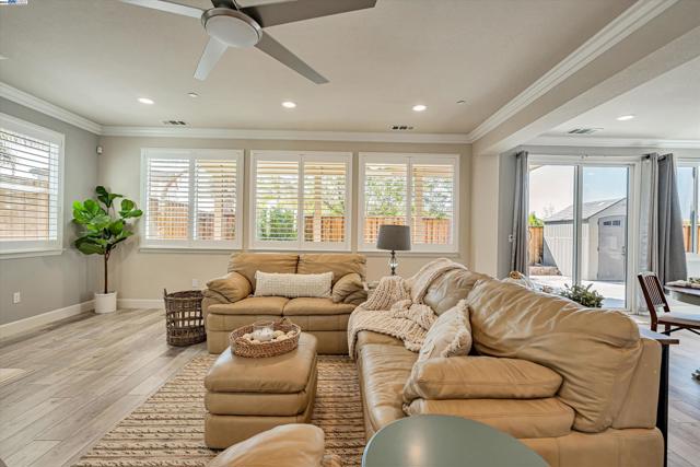 Image 17 of 60 For 5529 Mountain Ridge Way