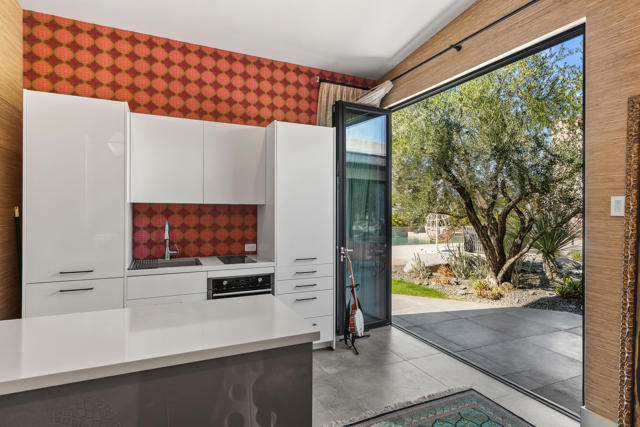 427 N Avenida Caballeros, Palm Springs CA: https://media.crmls.org/mediaz/6723ec25-b835-4007-83c5-03d75b6f19ae.jpg