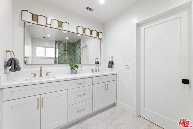 8507 Naylor Avenue, Los Angeles CA: https://media.crmls.org/mediaz/67243378-946f-41bd-8fc3-a4b96b4031eb.jpg