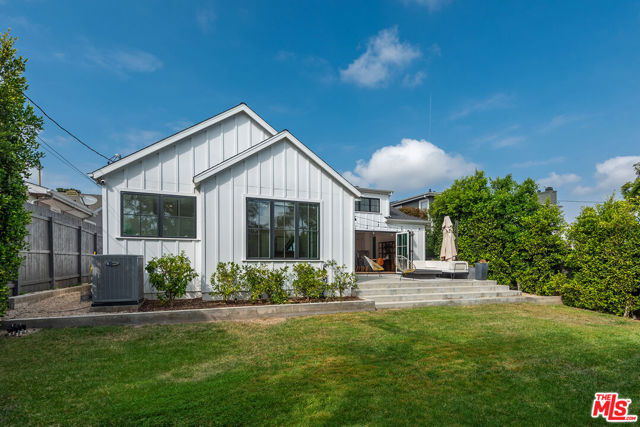 7614 Truxton Avenue, Los Angeles CA: https://media.crmls.org/mediaz/67248046-a7e8-420e-9f6f-41b829e4e9c4.jpg