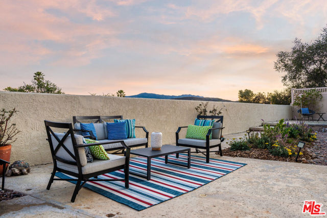 3086 Indian Mesa Drive, Thousand Oaks CA: https://media.crmls.org/mediaz/6724cac4-015e-42cc-b83f-6194aeda54a9.jpg
