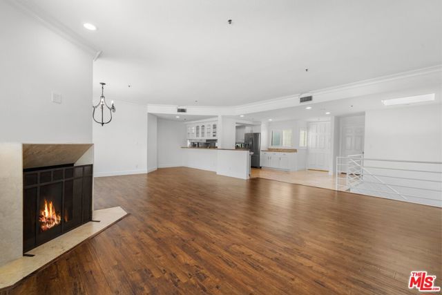 1722 Malcolm Avenue, Los Angeles CA: https://media.crmls.org/mediaz/67252e16-f749-45f7-a878-9bedc2279ad5.jpg