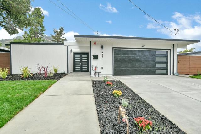 642 Appleberry Drive, San Rafael CA: https://media.crmls.org/mediaz/6725639a-98b2-4bbd-bd20-7d0b36d38b76.jpg