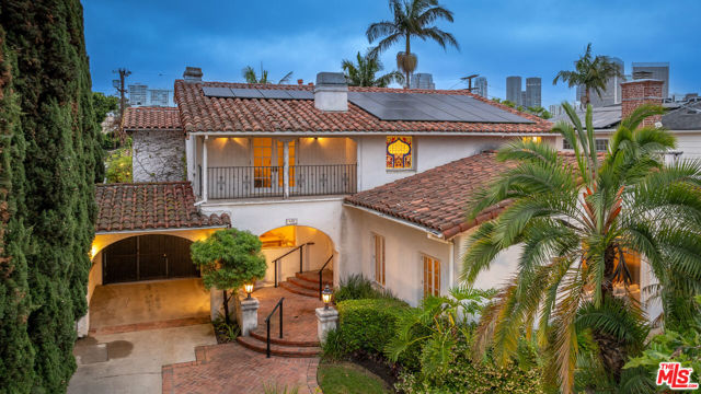 475 S Rodeo Drive, Beverly Hills CA: https://media.crmls.org/mediaz/67256c96-b173-4973-be00-28e6e364fbb5.jpg