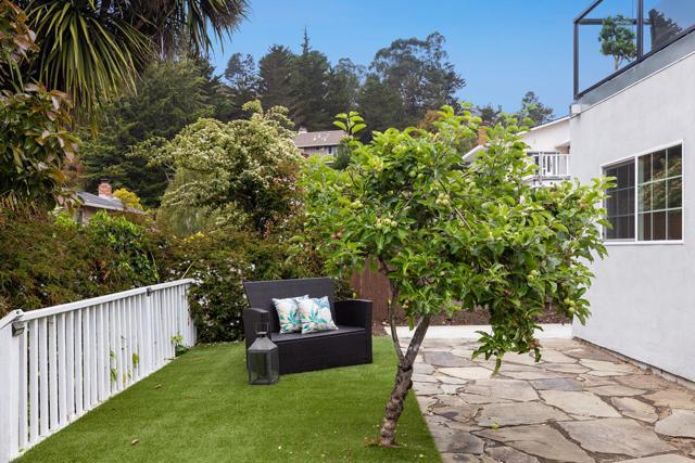 1001 Everglades Drive, Pacifica CA: https://media.crmls.org/mediaz/6725b77d-7c3f-4ddb-b7b4-f0a50d9c5d71.jpg