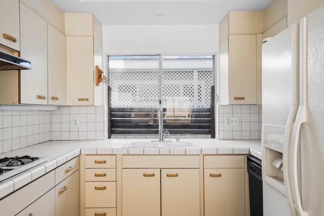 Detail Gallery Image 16 of 38 For 962 E Ave a,  Coronado,  CA 92118 - 3 Beds | 2/1 Baths