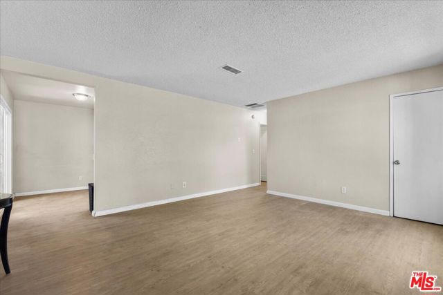 40611 178th Street, Lancaster CA: https://media.crmls.org/mediaz/6727cbb3-ceda-4333-94d3-5150dae7f522.jpg
