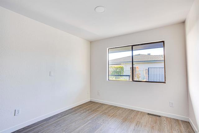 752 Monserate Ave, Chula Vista CA: https://media.crmls.org/mediaz/6727d06f-8dac-4f10-a3e5-4addd1ede291.jpg