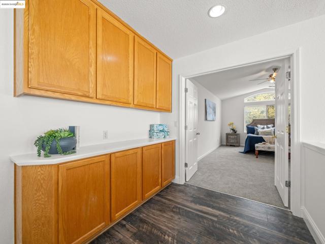 Image 17 of 32 For 1175 Nicholas Ct