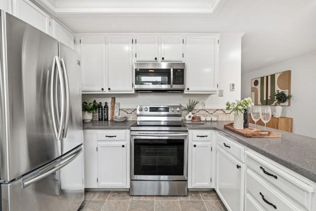 38 Devonshire Avenue, Mountain View CA: https://media.crmls.org/mediaz/672940c4-7dcc-445a-9751-a0fbe97e2ed0.jpg