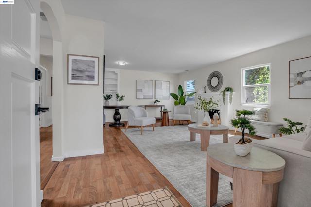 Image 6 of 36 For 16188 Yale Ave