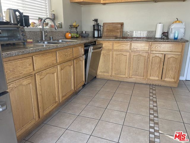 3921 Don Diablo Drive, Los Angeles CA: https://media.crmls.org/mediaz/6729eb87-07ab-4661-a5b9-1617755a28ab.jpg