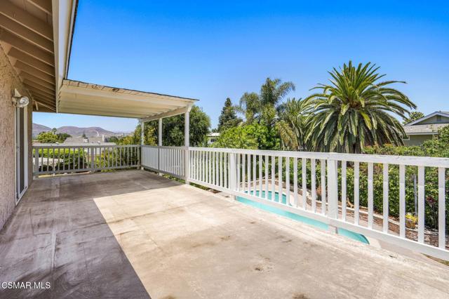 2607 Lander Court, Newbury Park CA: https://media.crmls.org/mediaz/672a13d4-b75a-47fc-a9ca-b3fad49392a6.jpg