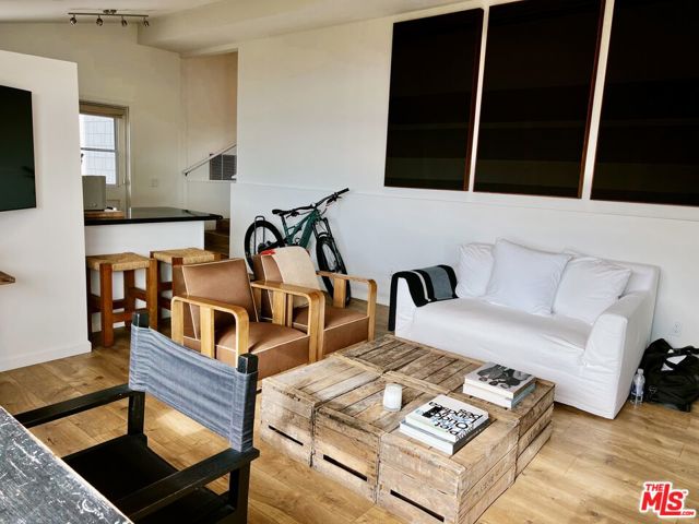 27500 Pacific Coast Highway, Malibu CA: https://media.crmls.org/mediaz/672b87f3-cc66-46f4-8631-60f6b44b0800.jpg
