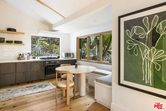 2936 La Castana Drive, Los Angeles CA: https://media.crmls.org/mediaz/672b89d3-f7db-4b6c-9346-b2574f9a1a8a.jpg