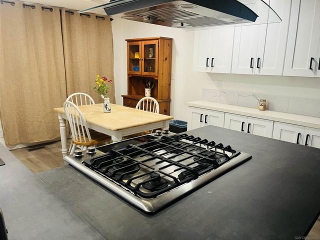 450 E Bradley, El Cajon CA: https://media.crmls.org/mediaz/672ba266-ef92-46ee-a763-ac75b0683eb3.jpg