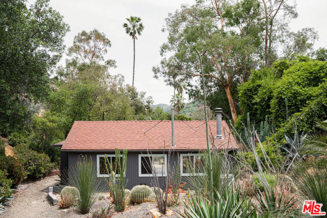 4078 Mandeville Canyon Rd. Road, Los Angeles CA: https://media.crmls.org/mediaz/672bc5a1-ef5f-4226-9b60-a3560f4d5860.jpg