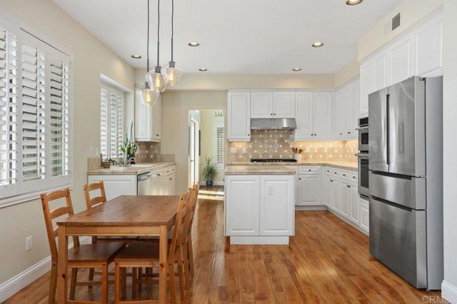 Detail Gallery Image 7 of 38 For 5174 Berryessa St, Oceanside,  CA 92056 - 4 Beds | 3 Baths