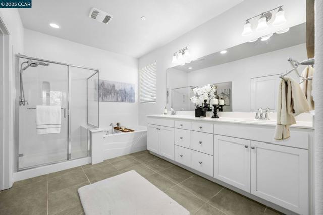 951 Dainty Avenue, Brentwood CA: https://media.crmls.org/mediaz/672cb82a-b9bf-4abf-8ec7-9fda627aad7f.jpg