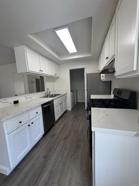 552 Canyon Drive, Oceanside CA: https://media.crmls.org/mediaz/672d0d9a-2bd6-451f-a44a-88d254d6dda6.jpg