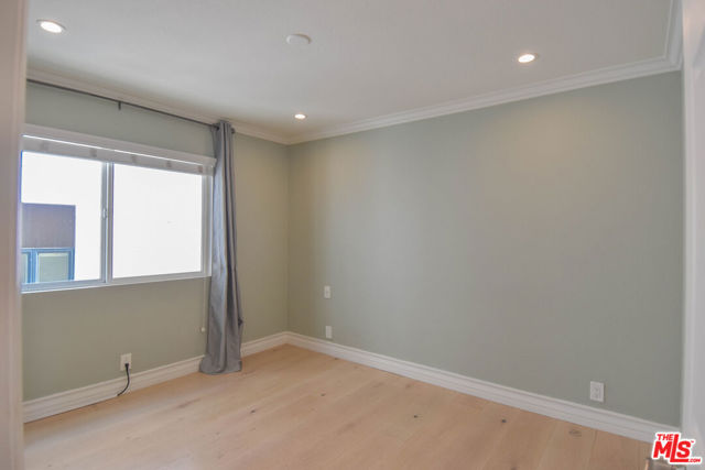 12530 Venice Boulevard, Los Angeles CA: https://media.crmls.org/mediaz/672d1645-5c91-45c1-8b53-68001010359e.jpg