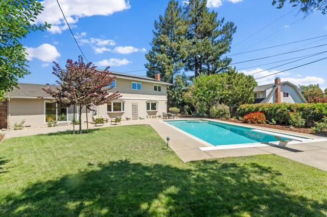 1454 Kyle Court, Sunnyvale CA: https://media.crmls.org/mediaz/672d213b-02dc-4b87-b136-c5be8502fb1c.jpg