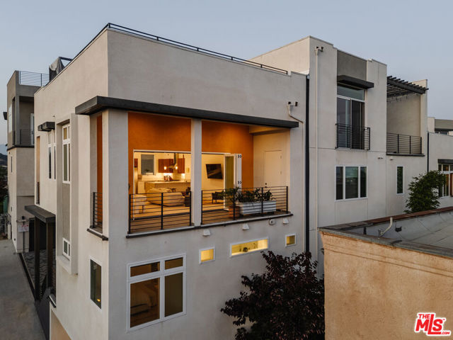 1124 W Panorama Way, Los Angeles CA: https://media.crmls.org/mediaz/672dedbf-af86-42e3-9c22-74e6c9fe6d56.jpg
