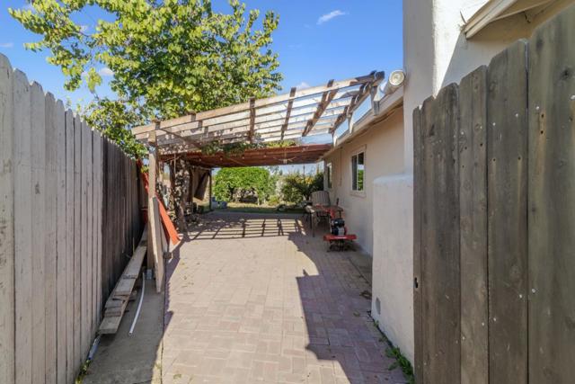 13183 Enid Drive, Waterford CA: https://media.crmls.org/mediaz/672e8723-bf97-4052-b7db-6a73727d384c.jpg