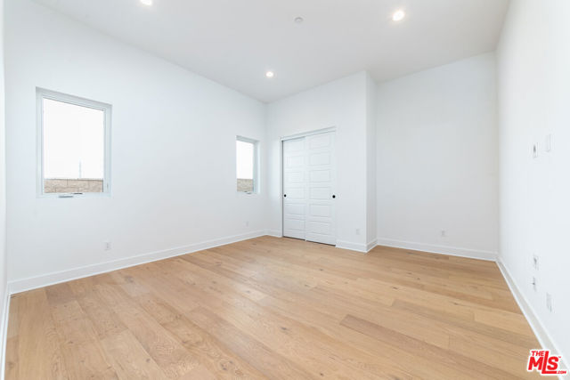 11770 N Hillsborough Lane, Porter Ranch CA: https://media.crmls.org/mediaz/672eba20-50f6-45b6-b9a6-f6c016d92964.jpg