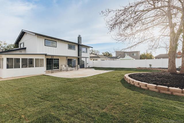 3624 Governor Dr, San Diego CA: https://media.crmls.org/mediaz/672ee2de-e2fe-4027-9c61-88694201f416.jpg