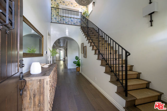 735 N Stanley Avenue, Los Angeles CA: https://media.crmls.org/mediaz/672f894a-b51f-48aa-a166-2a0fb1738dc9.jpg
