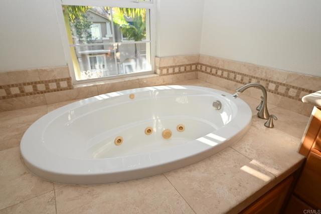 Detail Gallery Image 29 of 44 For 4035 Bluff View Way, Carlsbad,  CA 92008 - 4 Beds | 2/1 Baths