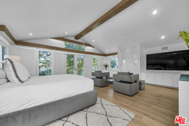 Image 21 of 43 For 2620 Grand Canal