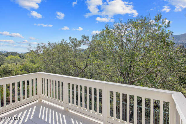 1636 Meadowglen Court, Newbury Park CA: https://media.crmls.org/mediaz/67309555-5e3d-477e-b48c-110908ac5e63.jpg