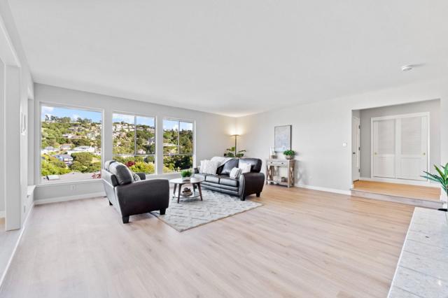942 Viewridge Drive, San Mateo CA: https://media.crmls.org/mediaz/67316236-2354-46d7-ad65-7f5501750af3.jpg
