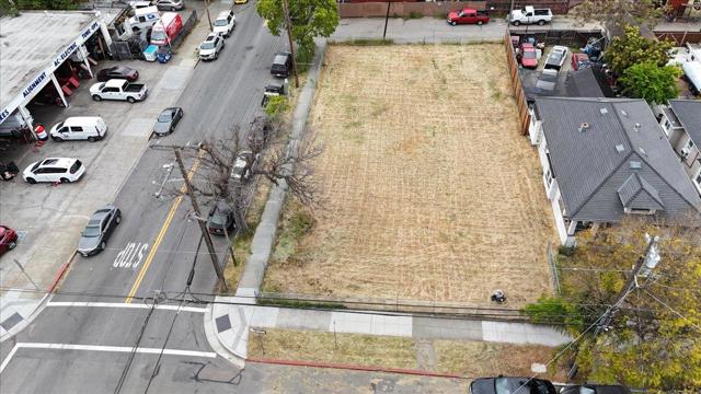 895 S 2nd Street, San Jose CA: https://media.crmls.org/mediaz/6731c609-8c2b-4519-9630-f8b1cb1c4786.jpg